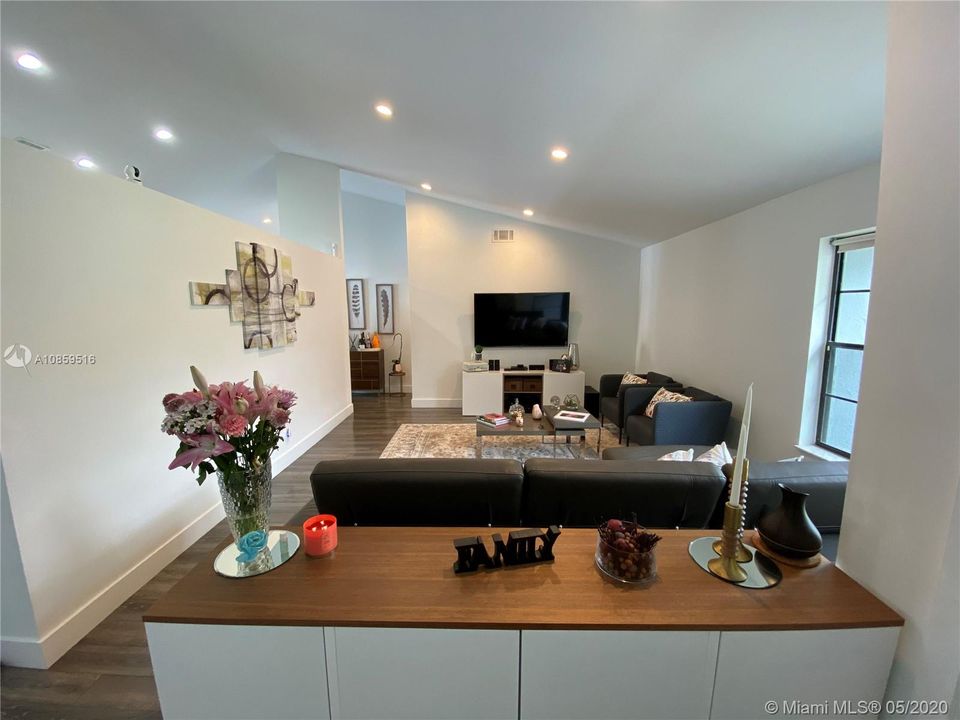 LIVING ROOM - TV ROOM