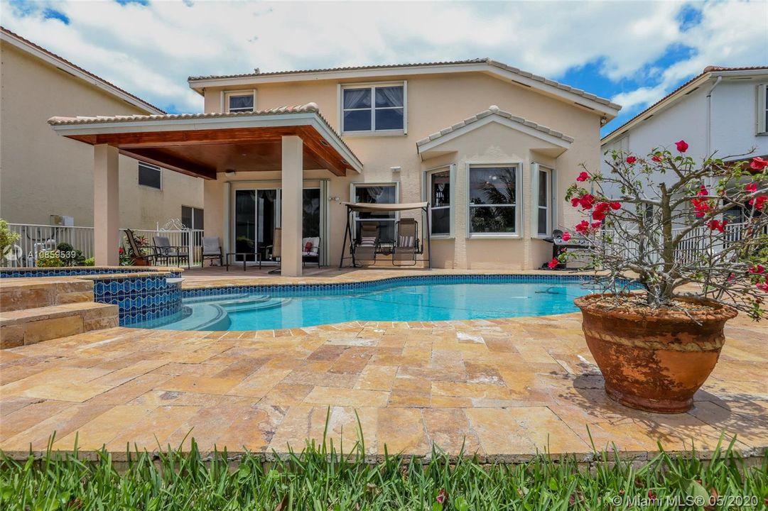 Vendido Recientemente: $539,900 (4 camas, 3 baños, 2707 Pies cuadrados)