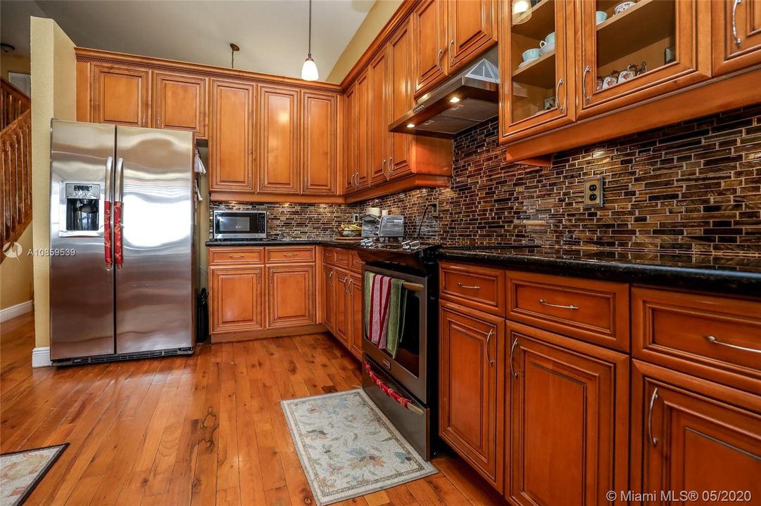 Vendido Recientemente: $539,900 (4 camas, 3 baños, 2707 Pies cuadrados)