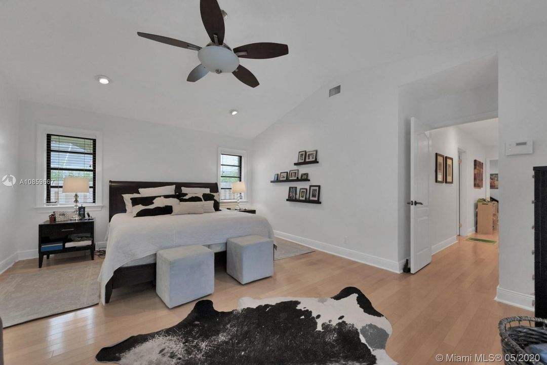 Recently Sold: $599,997 (4 beds, 3 baths, 2804 Square Feet)
