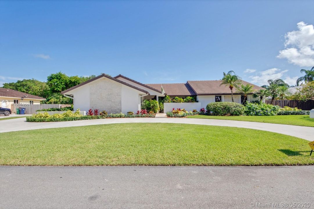 Recently Sold: $599,997 (4 beds, 3 baths, 2804 Square Feet)