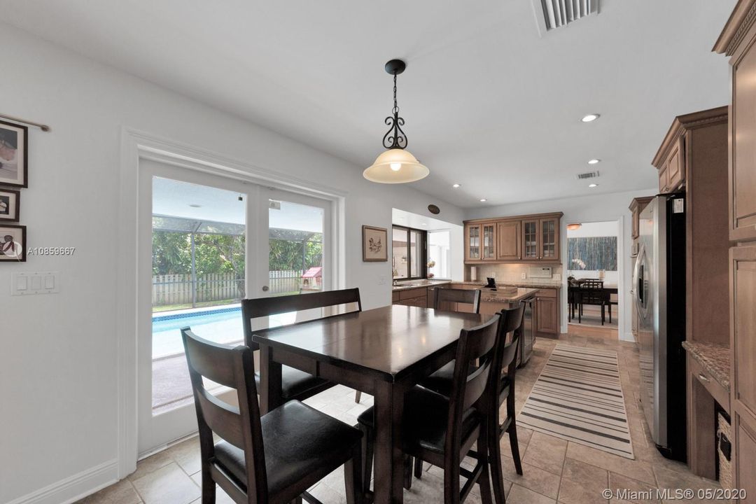 Recently Sold: $599,997 (4 beds, 3 baths, 2804 Square Feet)
