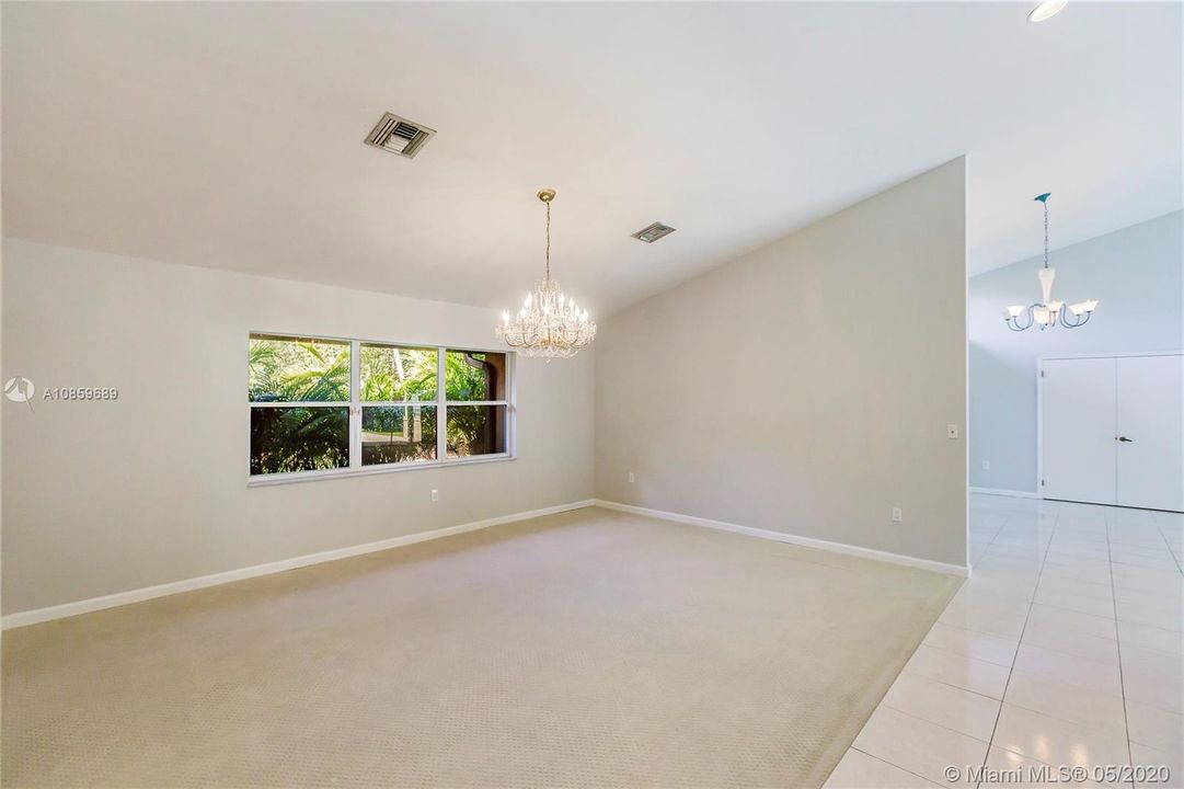 Recently Rented: $4,800 (5 beds, 3 baths, 4137 Square Feet)