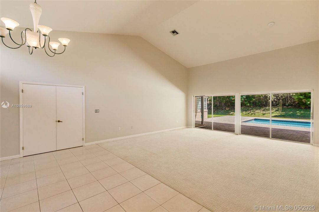 Recently Rented: $4,800 (5 beds, 3 baths, 4137 Square Feet)