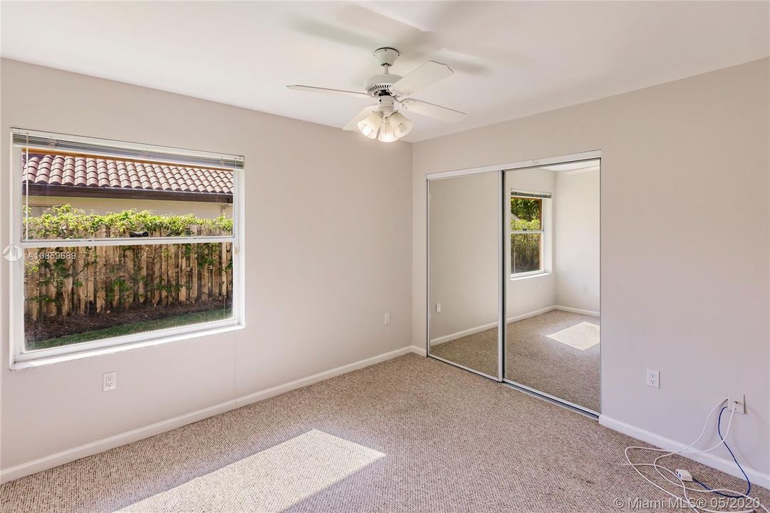Recently Rented: $4,800 (5 beds, 3 baths, 4137 Square Feet)