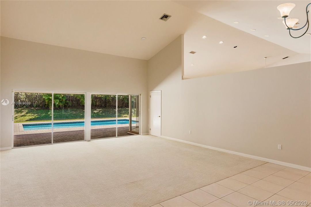 Recently Rented: $4,800 (5 beds, 3 baths, 4137 Square Feet)