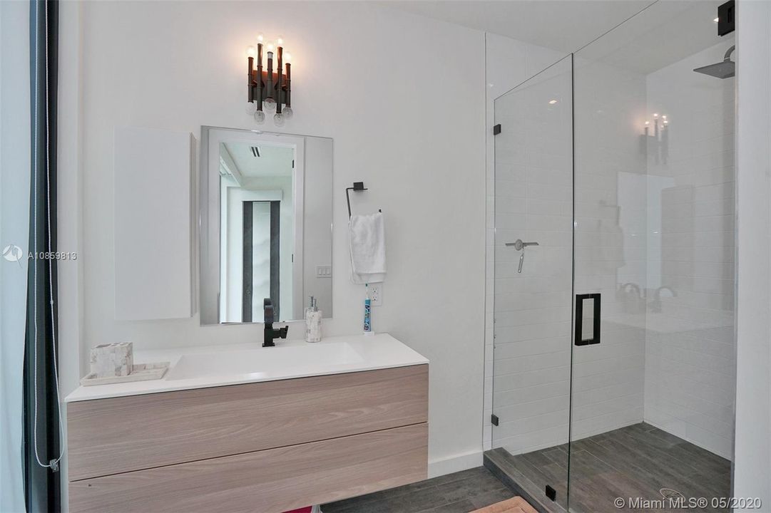 2nd Floor Bedroom 2 En-Suite Bathroom