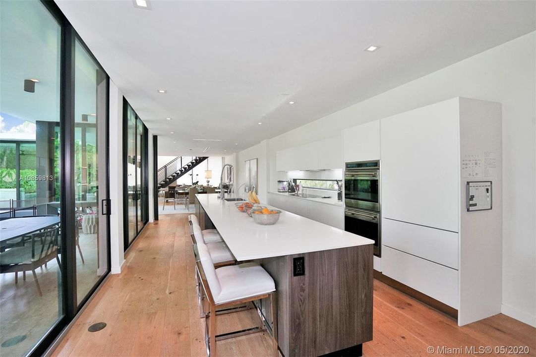 Island in Chef's Kitchen
