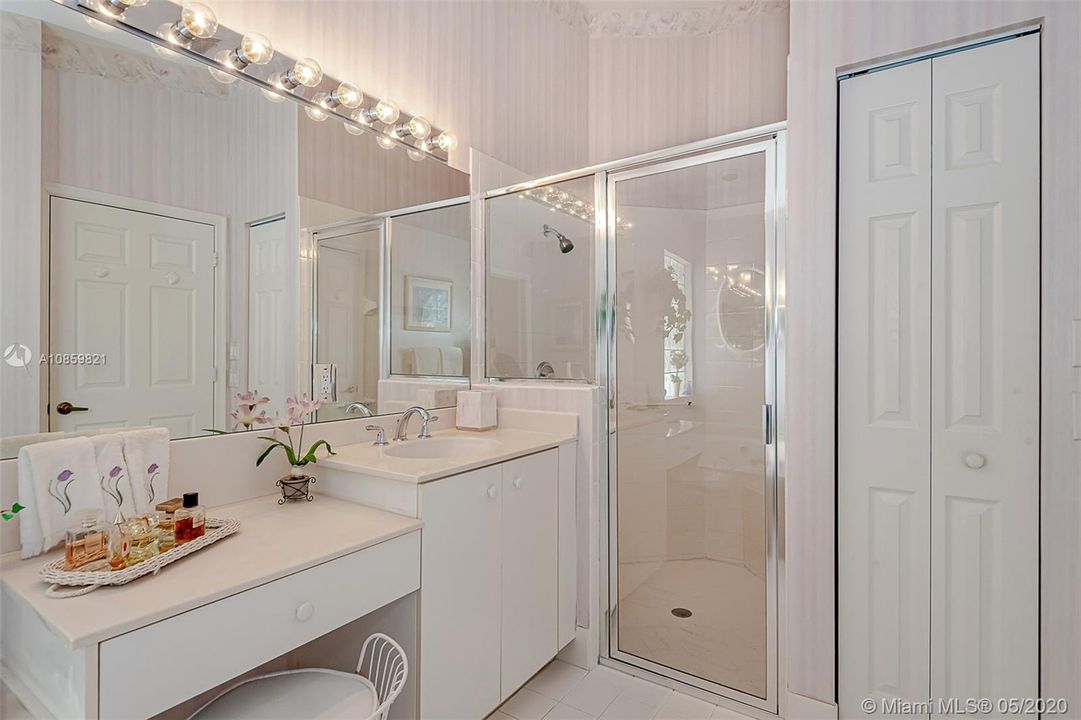 Недавно продано: $329,000 (3 спален, 2 ванн, 1588 Квадратных фут)