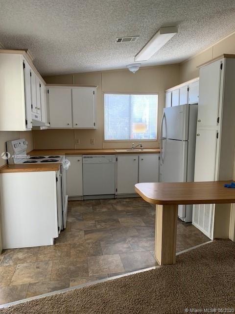 Recently Sold: $89,900 (2 beds, 2 baths, 864 Square Feet)