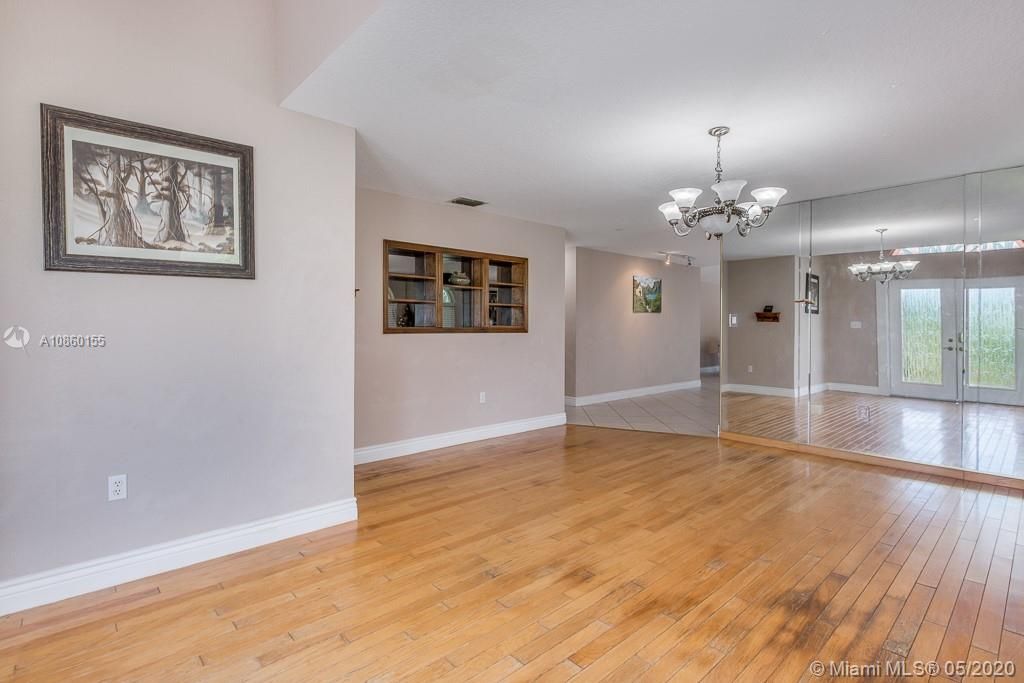 Recently Sold: $435,000 (3 beds, 2 baths, 2484 Square Feet)
