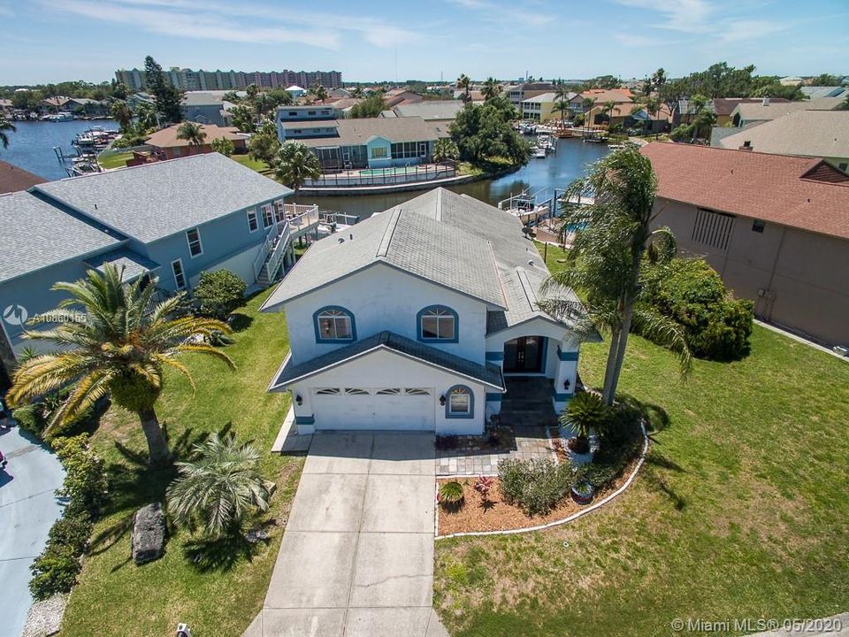 Recently Sold: $435,000 (3 beds, 2 baths, 2484 Square Feet)