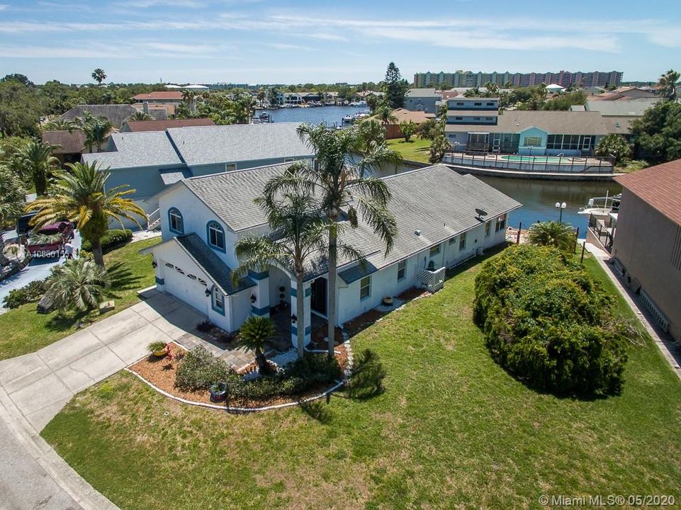 Recently Sold: $435,000 (3 beds, 2 baths, 2484 Square Feet)