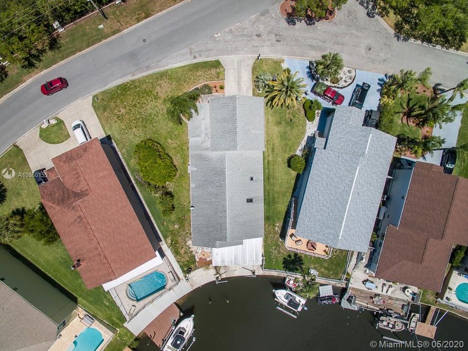 Recently Sold: $435,000 (3 beds, 2 baths, 2484 Square Feet)