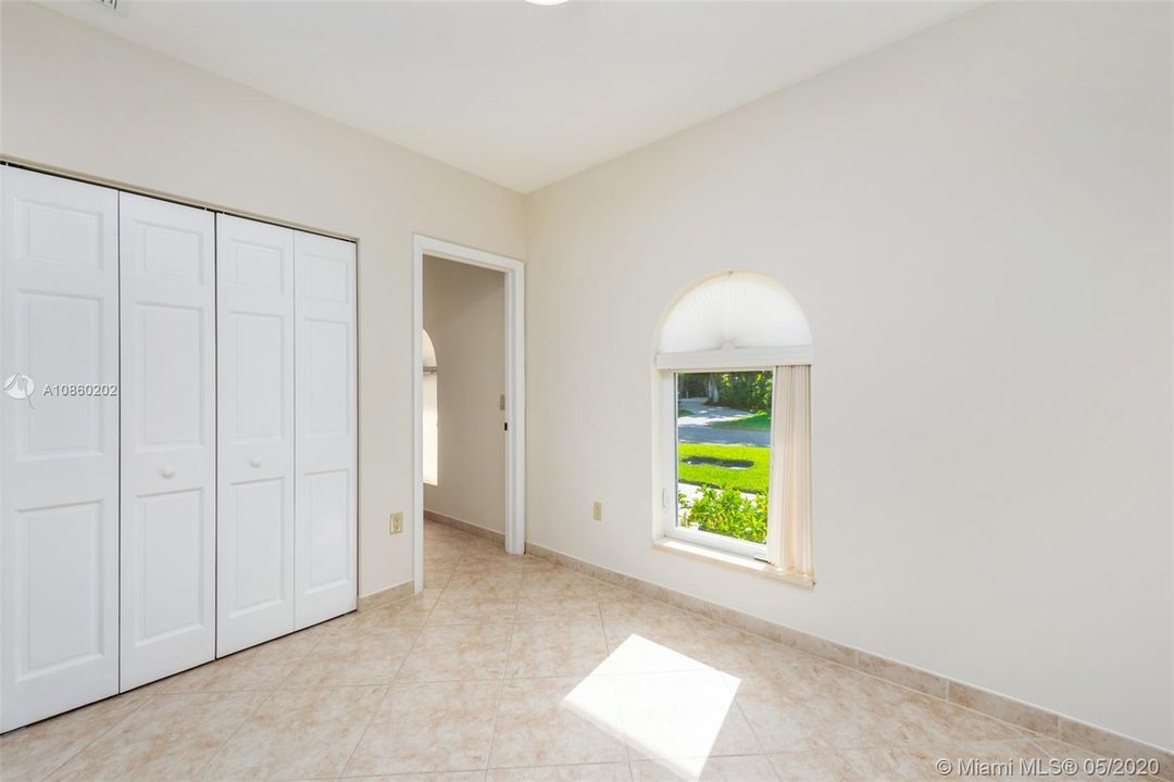 Недавно арендовано: $7,900 (5 спален, 4 ванн, 3675 Квадратных фут)