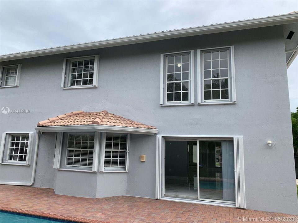 Recientemente alquilado: $3,600 (4 camas, 3 baños, 2304 Pies cuadrados)