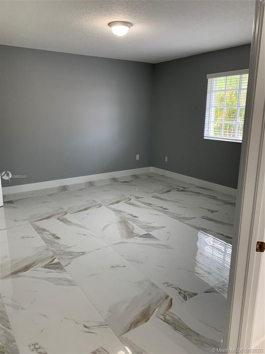 Recientemente alquilado: $3,600 (4 camas, 3 baños, 2304 Pies cuadrados)