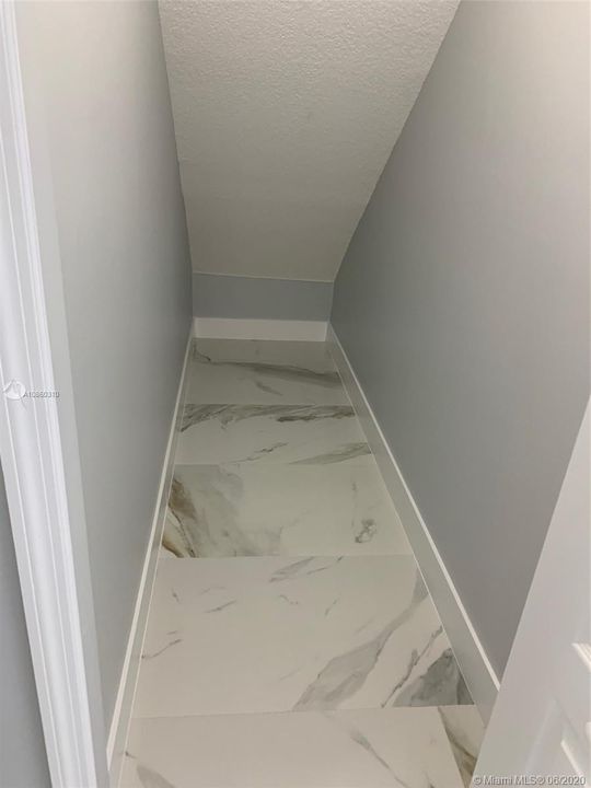 Recientemente alquilado: $3,600 (4 camas, 3 baños, 2304 Pies cuadrados)