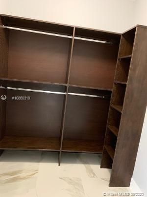Recientemente alquilado: $3,600 (4 camas, 3 baños, 2304 Pies cuadrados)