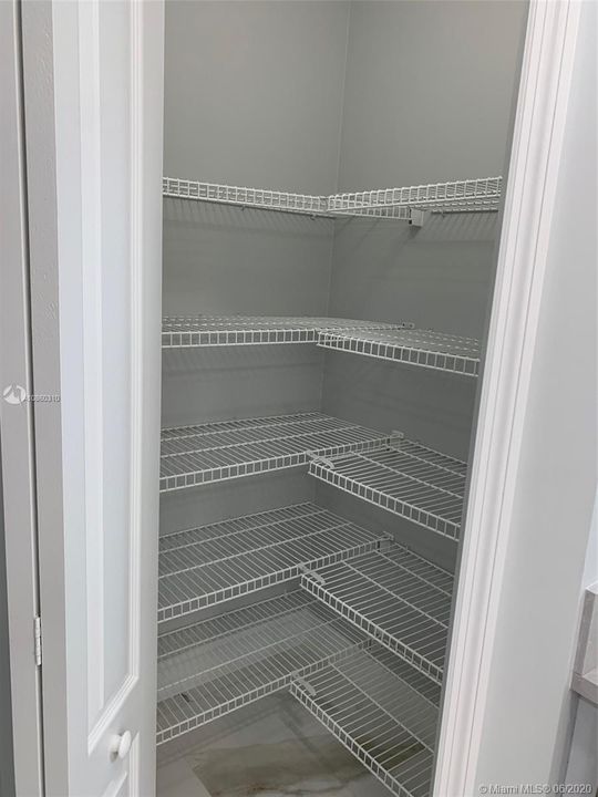 Recientemente alquilado: $3,600 (4 camas, 3 baños, 2304 Pies cuadrados)
