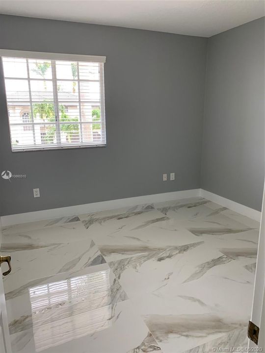Recientemente alquilado: $3,600 (4 camas, 3 baños, 2304 Pies cuadrados)
