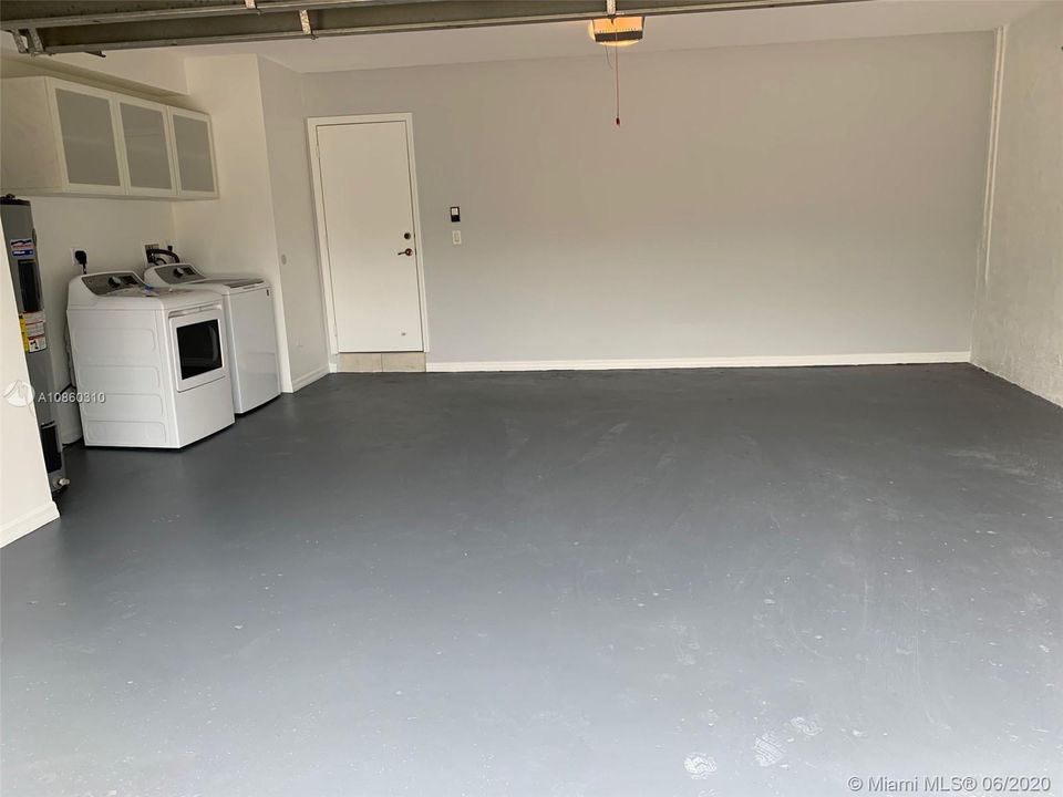 Recientemente alquilado: $3,600 (4 camas, 3 baños, 2304 Pies cuadrados)