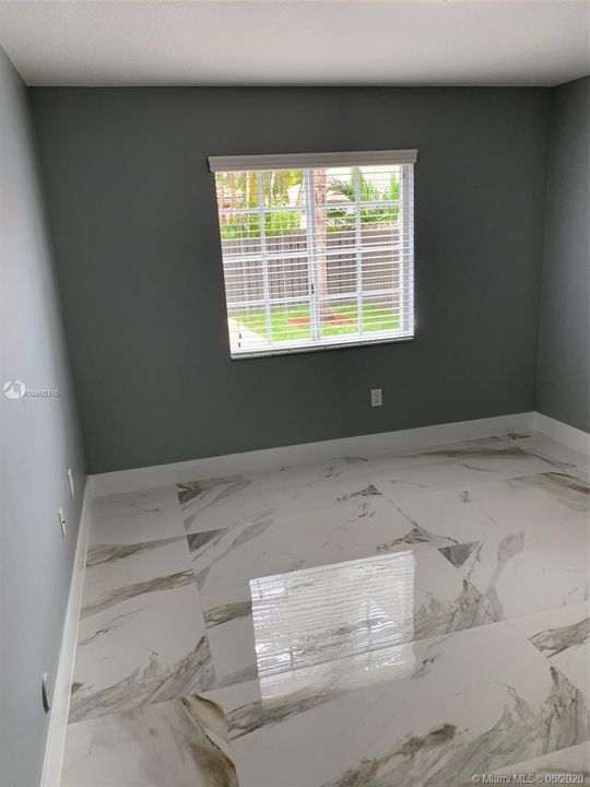 Recientemente alquilado: $3,600 (4 camas, 3 baños, 2304 Pies cuadrados)