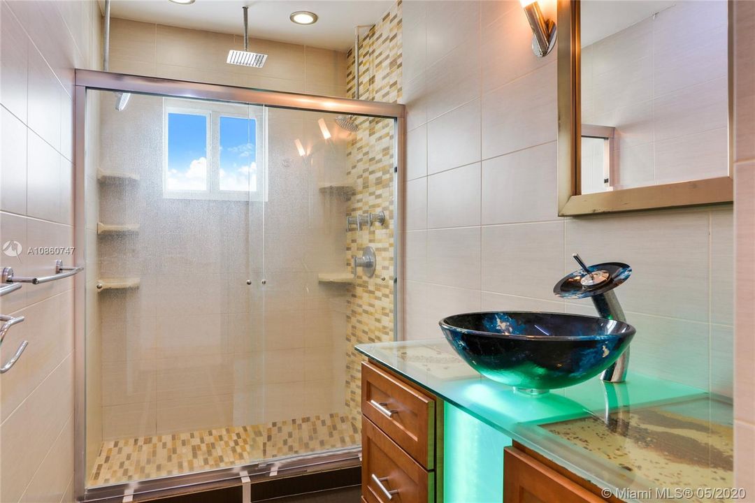 2nd Bathroom