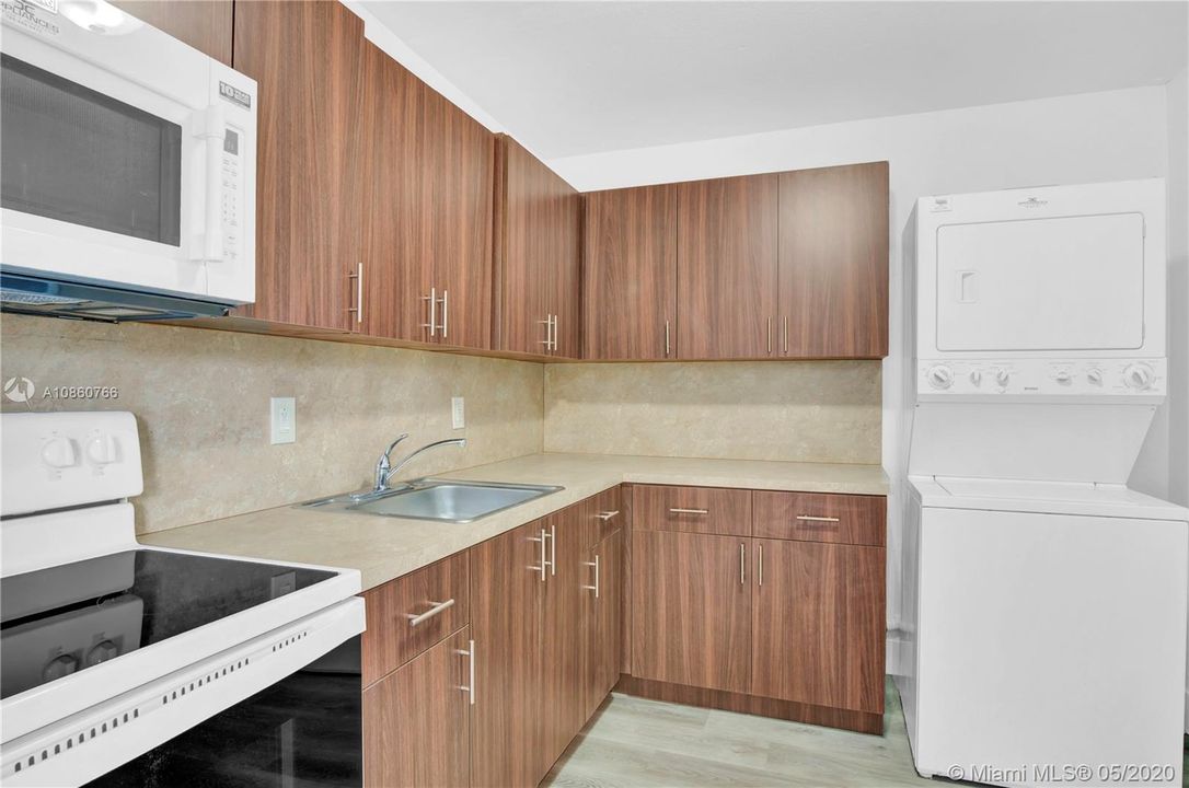 Недавно арендовано: $1,550 (2 спален, 2 ванн, 1050 Квадратных фут)