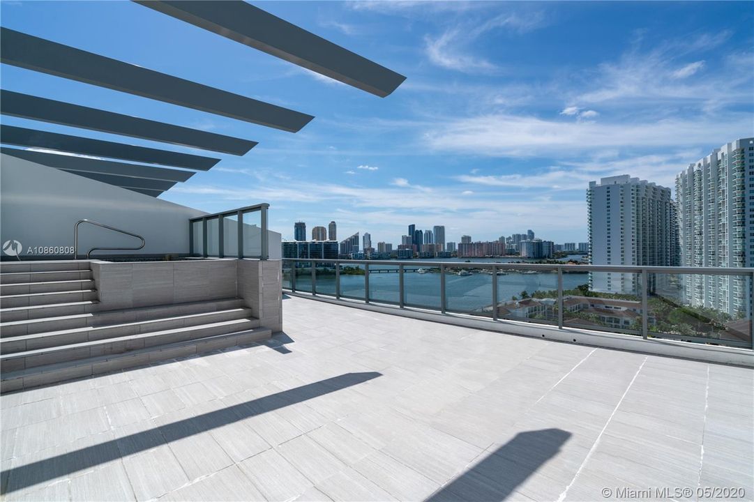 Private Rooftop Deck for Upper Penthouse 4