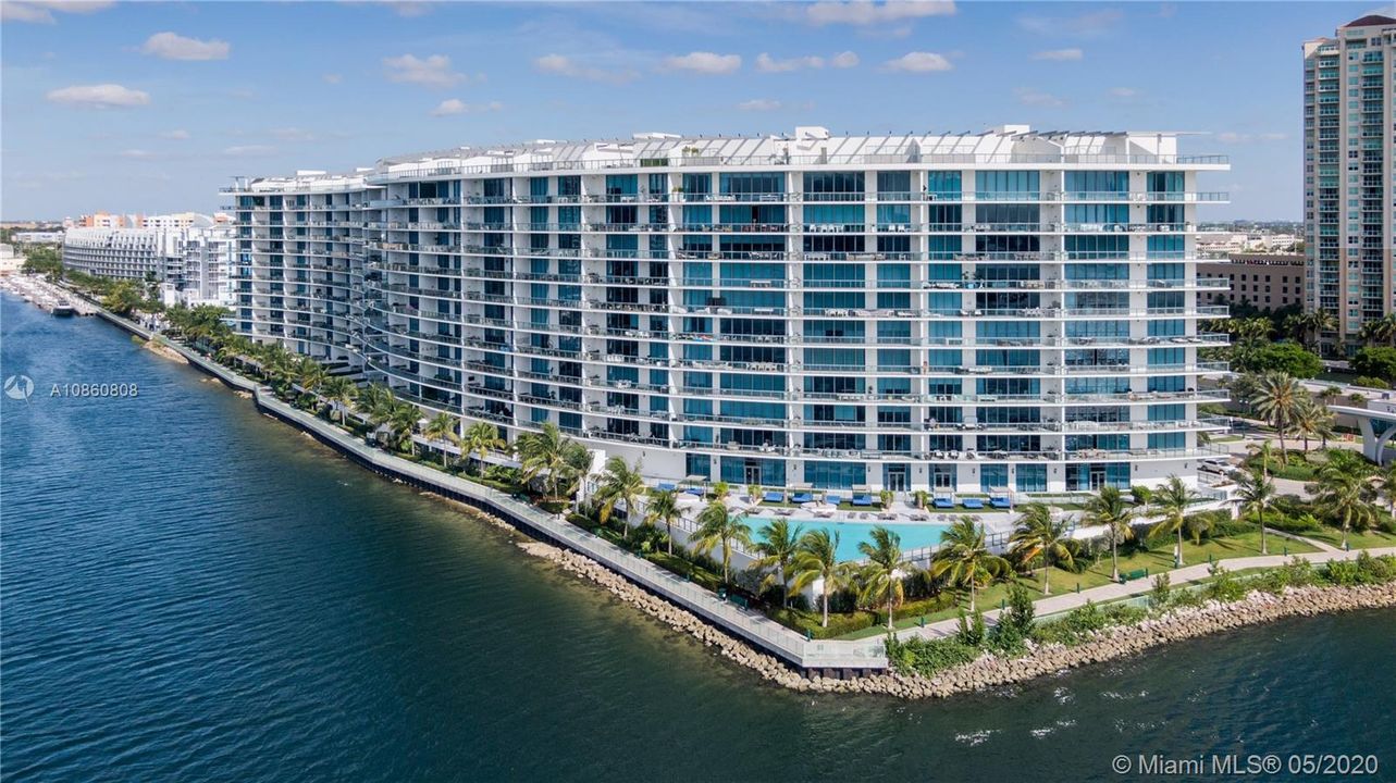Exclusive Residences - Upper Penthouse 4