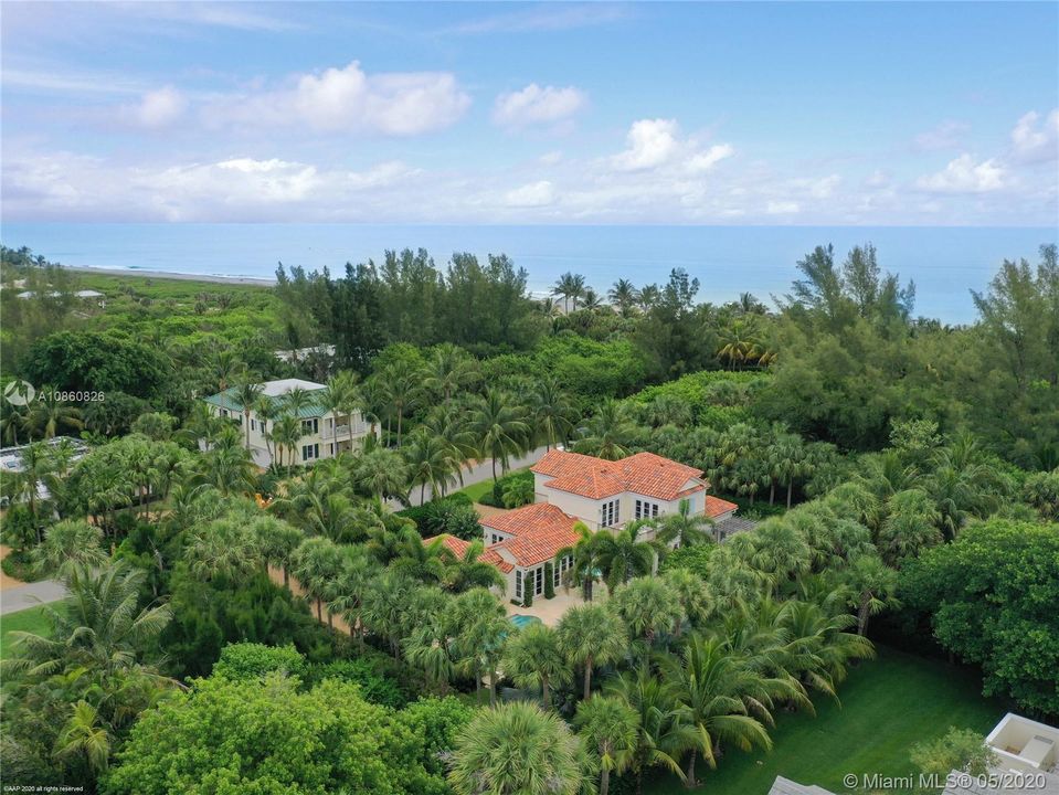 Recently Sold: $3,850,000 (5 beds, 6 baths, 3625 Square Feet)