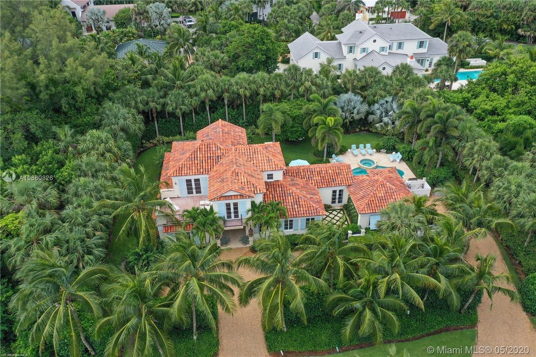 Vendido Recientemente: $3,850,000 (5 camas, 6 baños, 3625 Pies cuadrados)