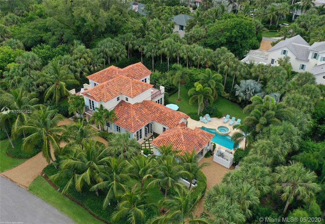 Vendido Recientemente: $3,850,000 (5 camas, 6 baños, 3625 Pies cuadrados)