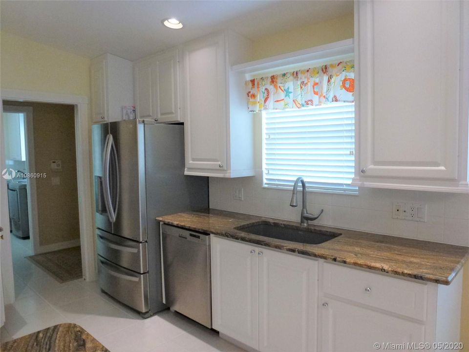 Recently Rented: $2,000 (2 beds, 2 baths, 1526 Square Feet)