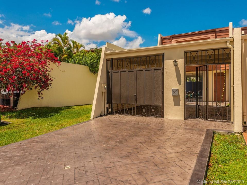 Vendido Recientemente: $335,000 (3 camas, 2 baños, 1320 Pies cuadrados)