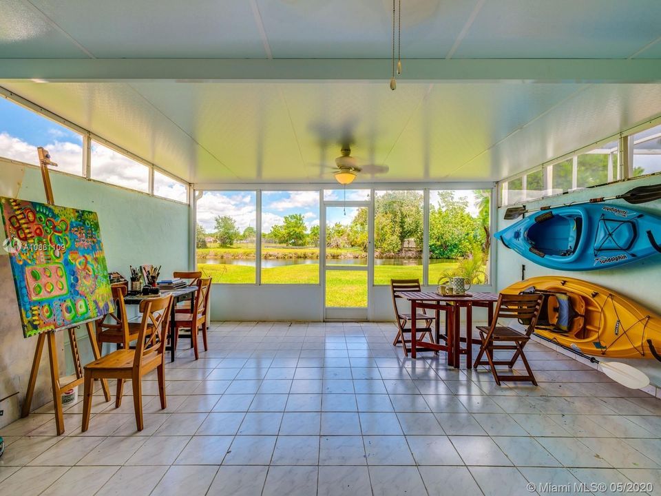 Vendido Recientemente: $335,000 (3 camas, 2 baños, 1320 Pies cuadrados)