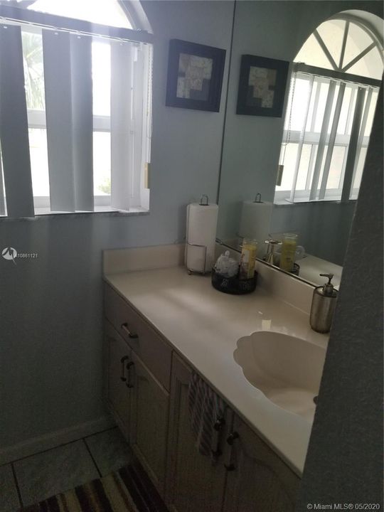 最近租的: $795 (1 贝兹, 1 浴室, 2449 平方英尺)