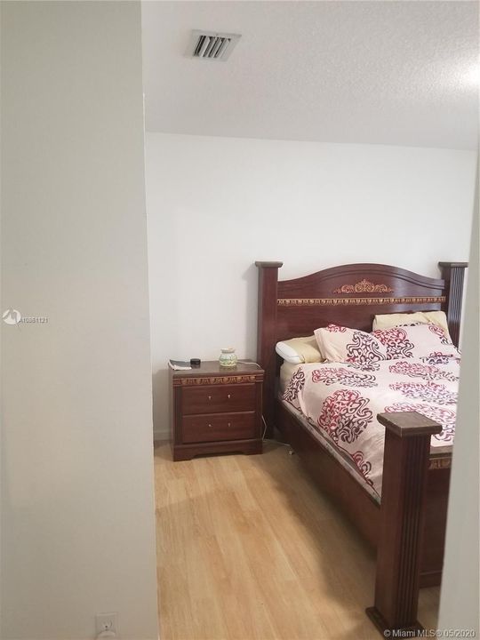 最近租的: $795 (1 贝兹, 1 浴室, 2449 平方英尺)