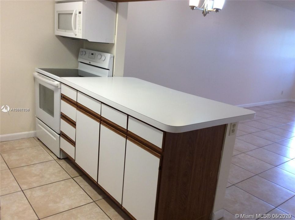 Vendido Recientemente: $144,900 (1 camas, 1 baños, 700 Pies cuadrados)
