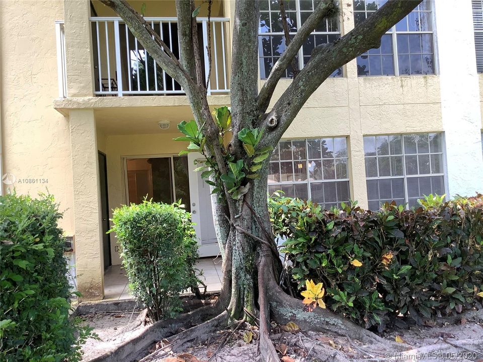 Vendido Recientemente: $144,900 (1 camas, 1 baños, 700 Pies cuadrados)