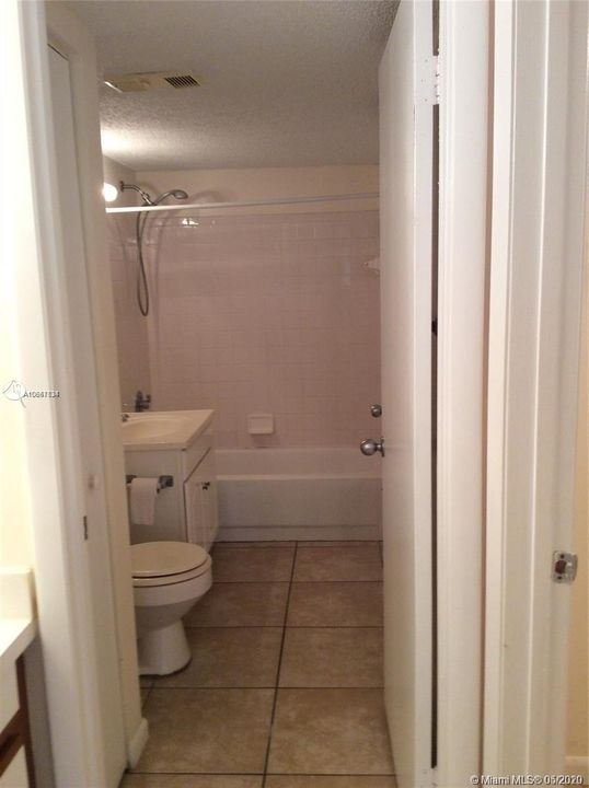 Vendido Recientemente: $144,900 (1 camas, 1 baños, 700 Pies cuadrados)
