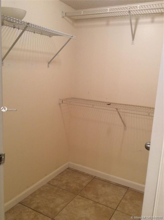 Vendido Recientemente: $144,900 (1 camas, 1 baños, 700 Pies cuadrados)