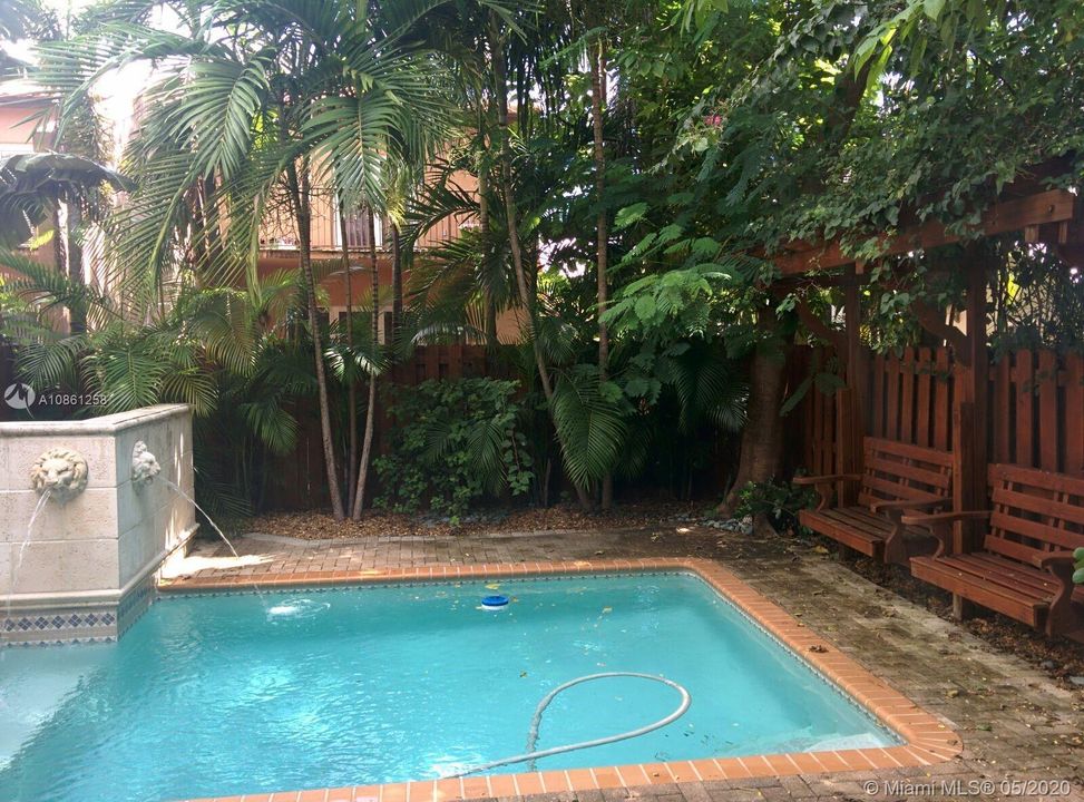 Recently Rented: $4,250 (3 beds, 2 baths, 2085 Square Feet)