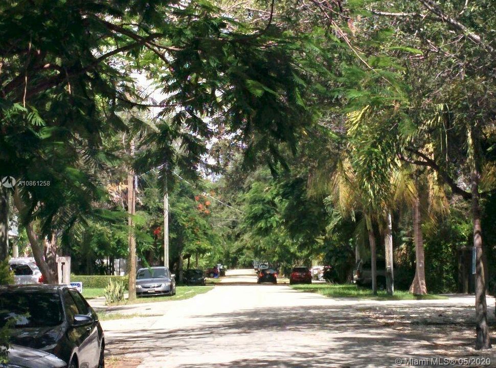 Recently Rented: $4,250 (3 beds, 2 baths, 2085 Square Feet)