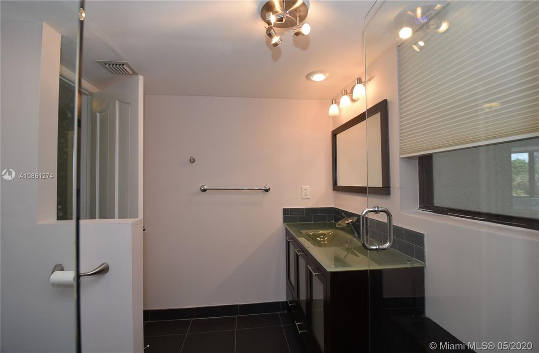 Recently Rented: $6,000 (2 beds, 2 baths, 2307 Square Feet)