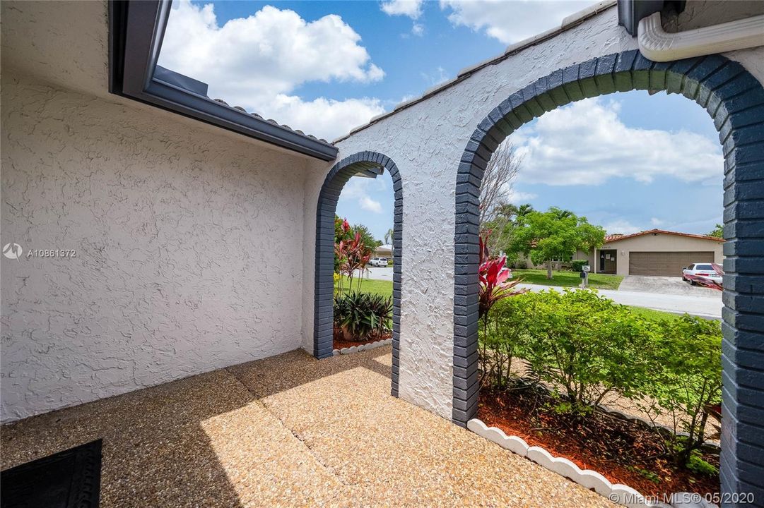 Recently Sold: $395,000 (3 beds, 2 baths, 1875 Square Feet)