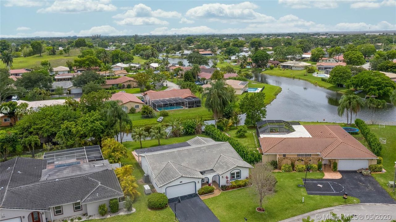 Recently Sold: $395,000 (3 beds, 2 baths, 1875 Square Feet)