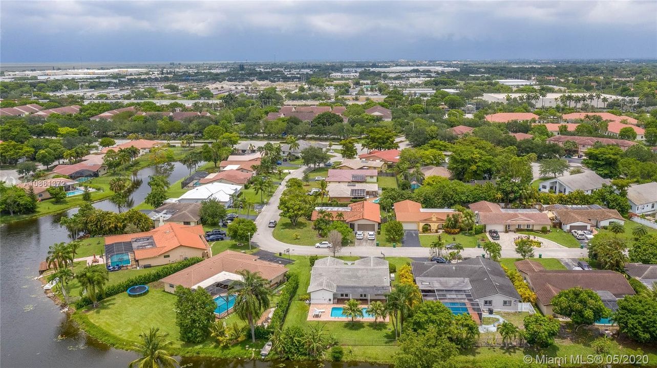Recently Sold: $395,000 (3 beds, 2 baths, 1875 Square Feet)