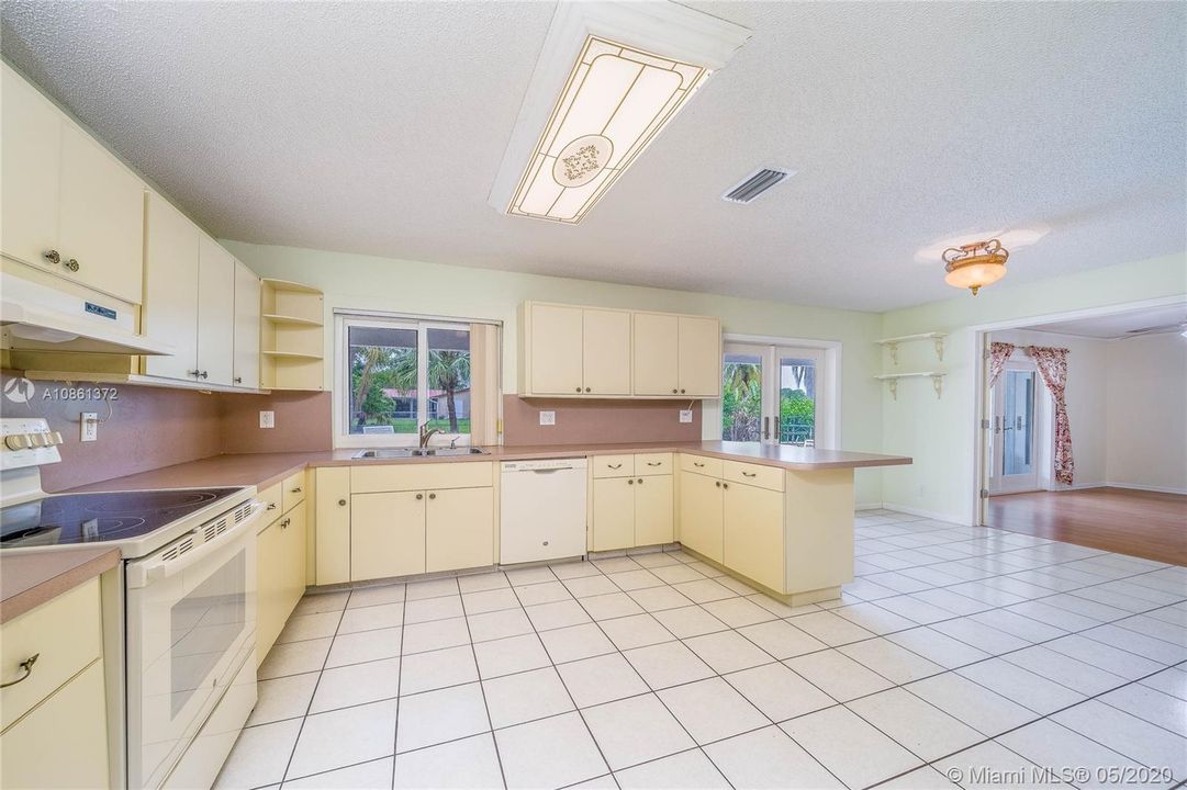 Recently Sold: $395,000 (3 beds, 2 baths, 1875 Square Feet)